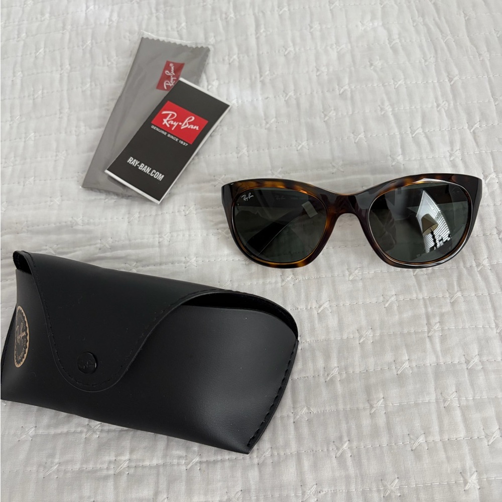 Ray-Ban Brown Sunglasses